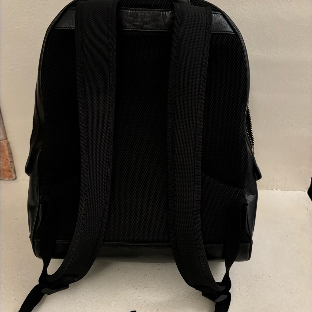 Gucci Luxury Black Backpack with Red and Green Stripe - Picture 2 of 7